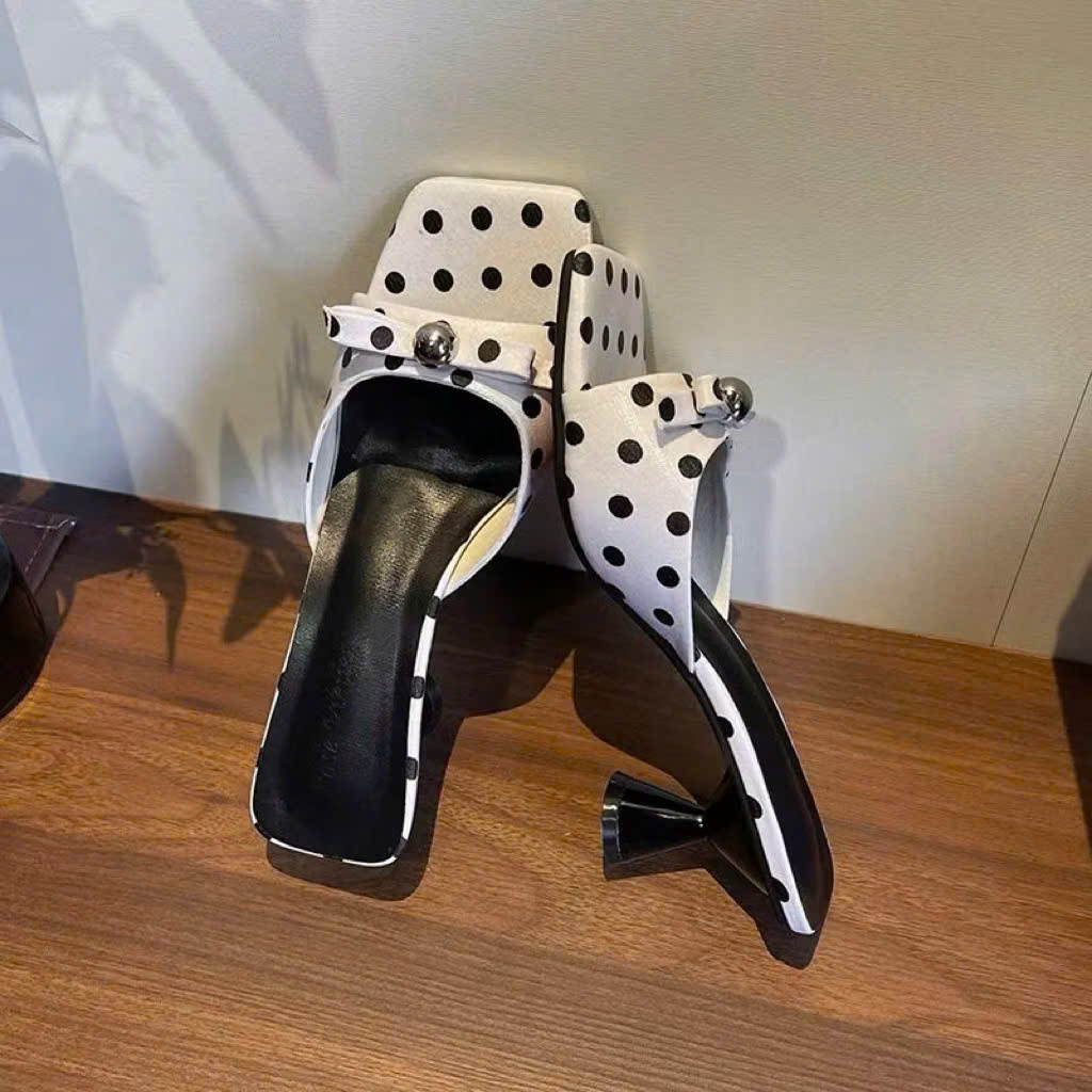 Dép Cao Gót Nữ 5cm Mũi Vuông Quai Ngang Nơ Vải Chấm Bi Cone Heel – Thiết Kế Thanh Lịch, Dễ Phối Đồ