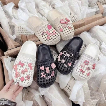 Dép Sục Lưới Tặng Charm, Dép Sục Lưới Thoáng, Êm Chân - Dép Sục Nhiều Màu Kèm Sticker Dễ Thương