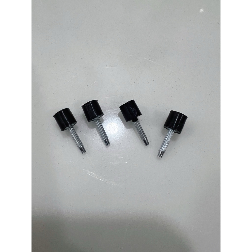 CẶP NÚT GÓT NHỎ MÀU NUDE VÀ ĐEN