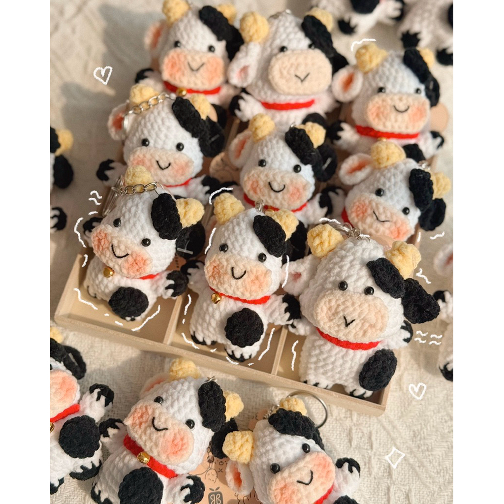 Móc Khoá Len Nhung Bò Sữa Trắng Đen Milk Tea Handmade Màu Pastel Quà Tặng Dễ Thương Độc Đáo