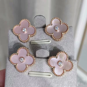 Khuyên tai cao cấp màu sà cừ hồng siêu xinh kiểu dáng nhẹ nhàng