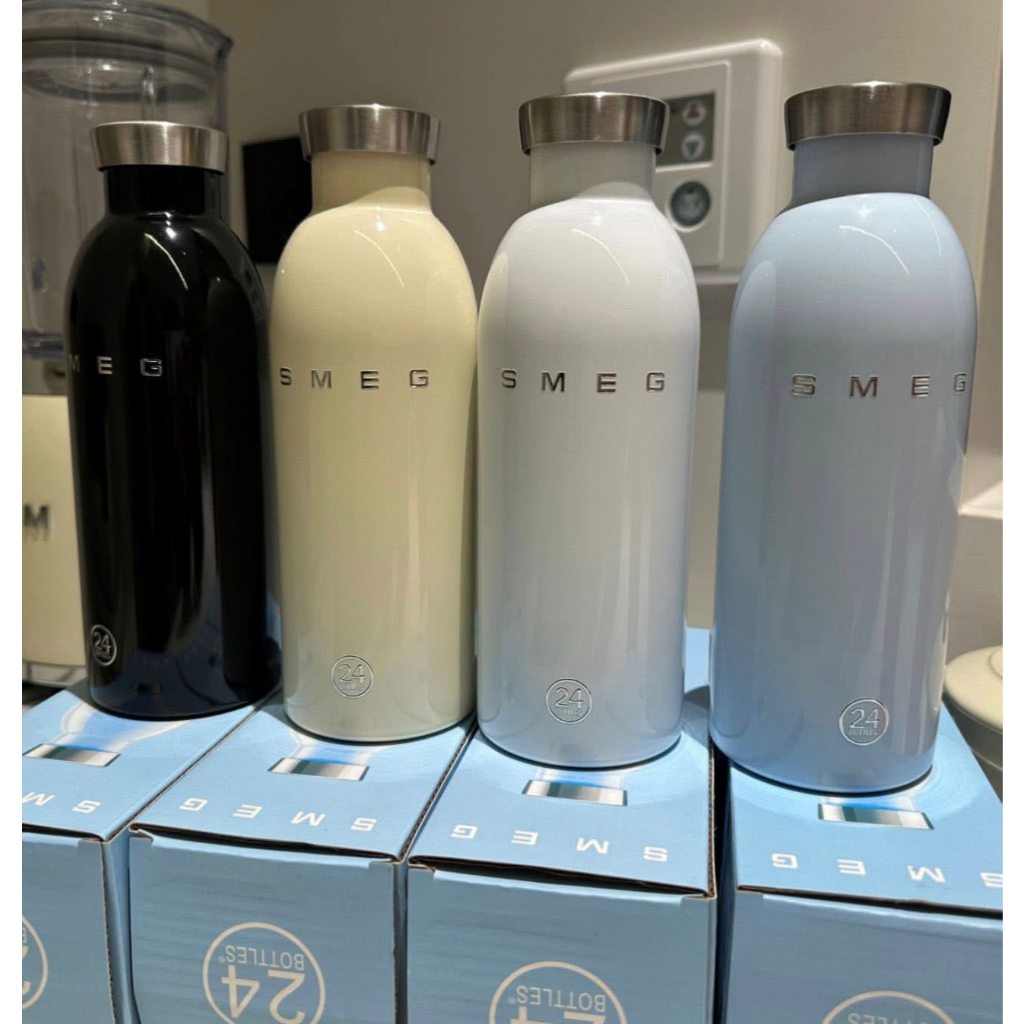 Bình giữ nhiệt SMEG WBF01CR màu BE