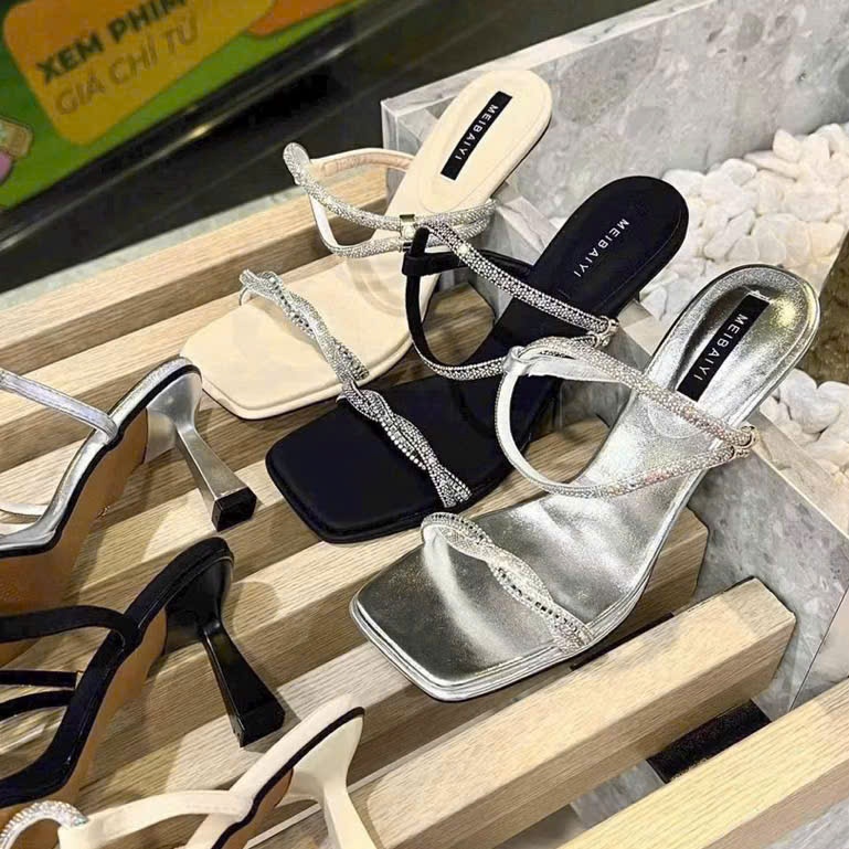 Sandal Mũi Vuông Quai Đá Xoắn Cone Heel – Dép Gót Trụ Cao 7cm, Thiết Kế Thanh Lịch, Êm Chân