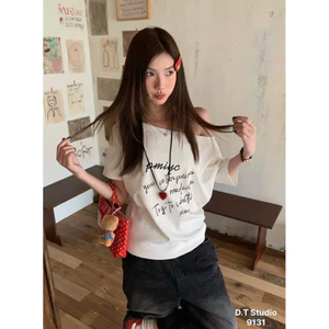 𝒄𝒂𝒎.𝒄𝒍𝒐𝒔𝒆𝒕•/WGWE/Áo Thun Lệch Vai Xinh Hot