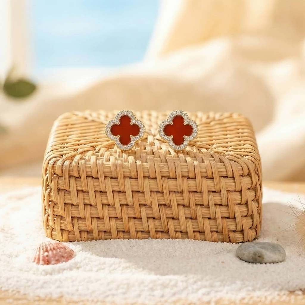 Khuyên tai bạc nữ cỏ bốn lá đính đá sang trọng đen trắng đỏ Bông tai bạc đính đá Zircon cao cấp Blanc & Gold A266
