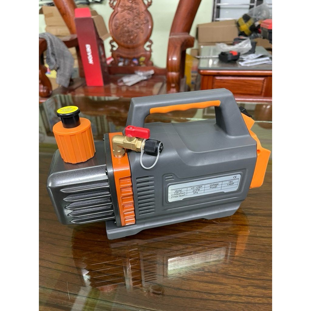 Máy hút chân không COOLINK 2.5 CFM , động cơ có than sử dụng chân pin phổ thông