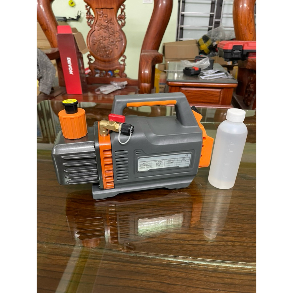 Máy hút chân không COOLINK 2.5 CFM , động cơ có than sử dụng chân pin phổ thông