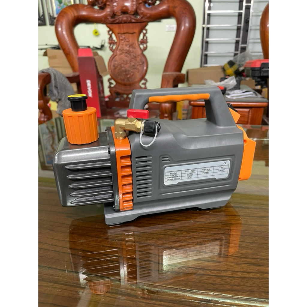 Máy hút chân không COOLINK 2.5 CFM , động cơ có than sử dụng chân pin phổ thông
