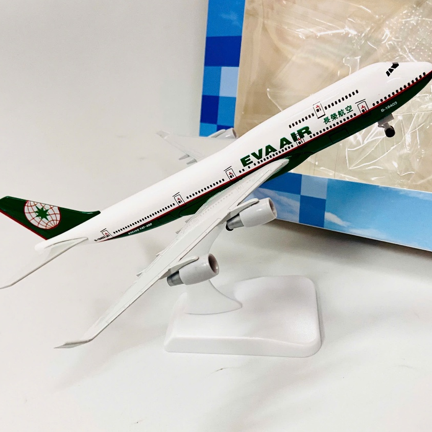 Máy Bay Dân Dụng Hãng Hàng Không Đài Loan (EVA Air Boeing 747) Tỉ Lệ 1:400 Quà Tặng Sưu Tầm Hàng Không