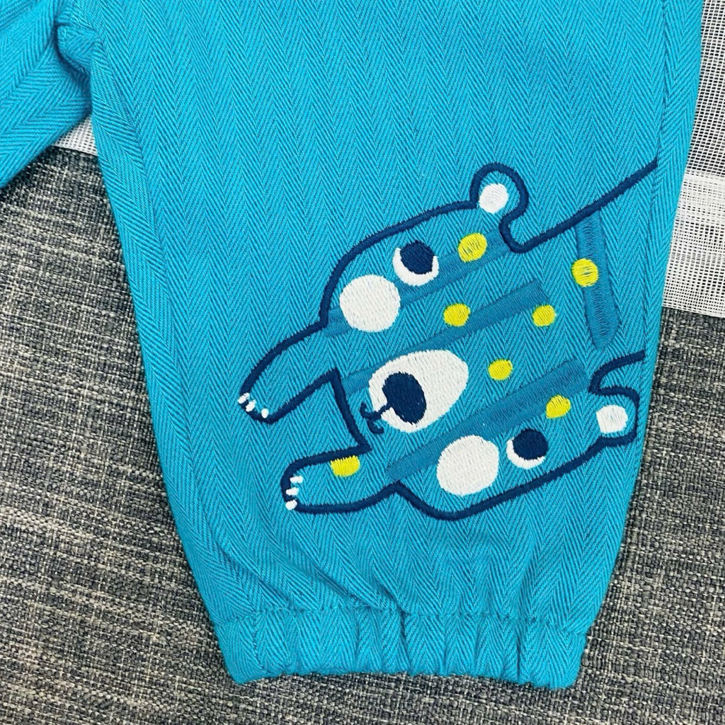 Quần bé trai xuất dư D8194 màu xanh hình gấu có quai đeo, cotton mềm thoáng mát, size 3-24M (3-13kg)