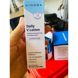 Kem dưỡng vùng kín hàng ngày Giảm khô rát Ki.n.dra Daily V 28g