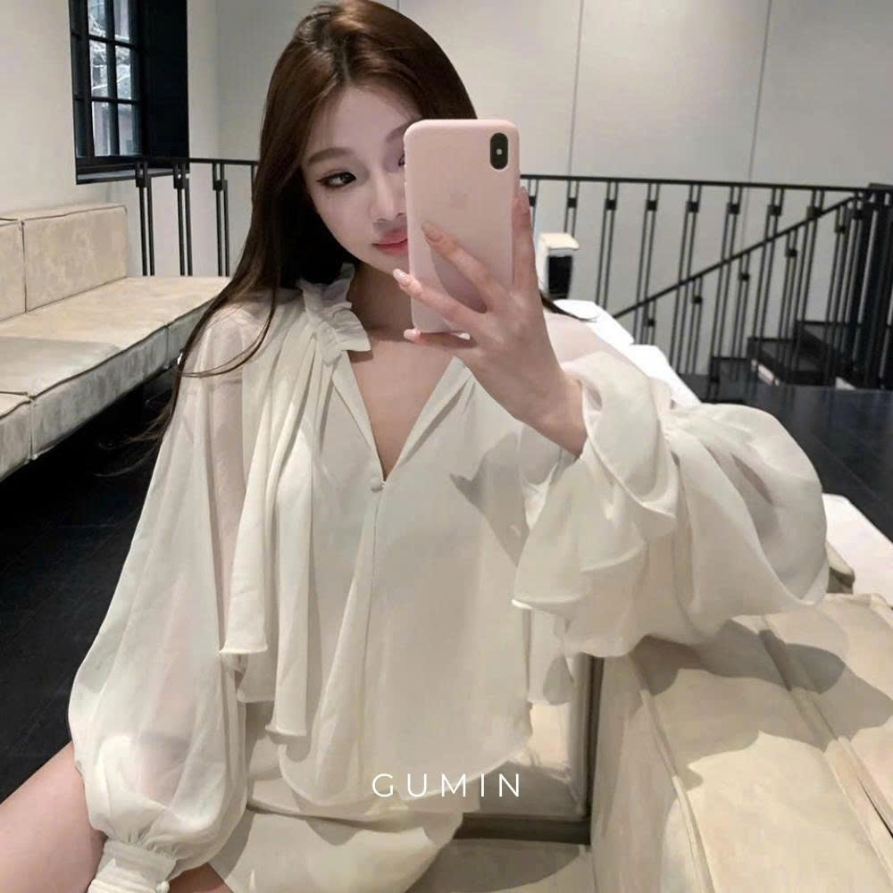 Áo voan tơ GUMIN thiết kế áo cổ V phối bèo tà trước tay bồng tiểu thư sang chảnh, Áo kiểu nữ phong cách cá tính sang trọ