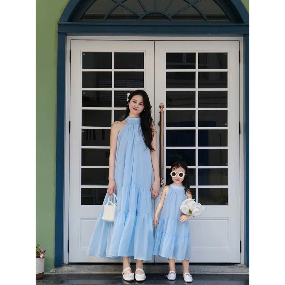 Váy maxi đôi mẹ và bé tone xanh dáng suông nhẹ nhàng, chất voan mềm mát, đầm yếm maxi tiểu thư xinh xắn