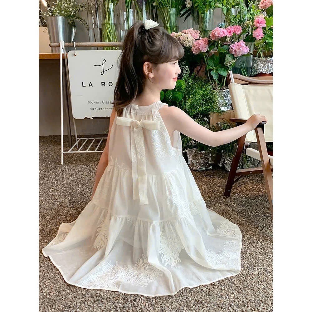 Đầm bé gái trắng thêu hoa nhẹ nhàng dáng xòe công chúa, váy đi chơi mùa hè cực xinh