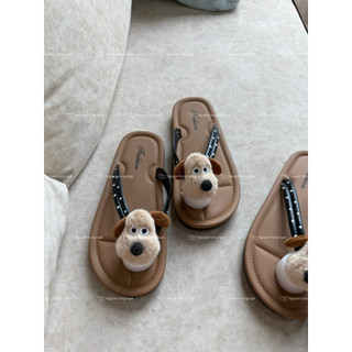 Dép tông xỏ ngón bản đế nâu NGATODER gắn hình gấu cute