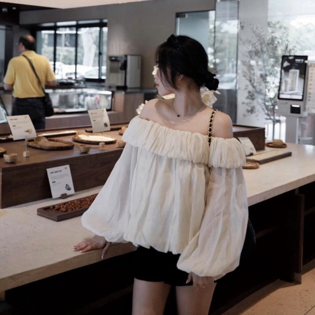 MIU.STUDIO •”Adia Top” Áo trễ vai voan tơ tay bồng style tiểu thư HQuốc ,Áo kiểu nữ thiết kế dáng bí bồng xoè nhún bèo