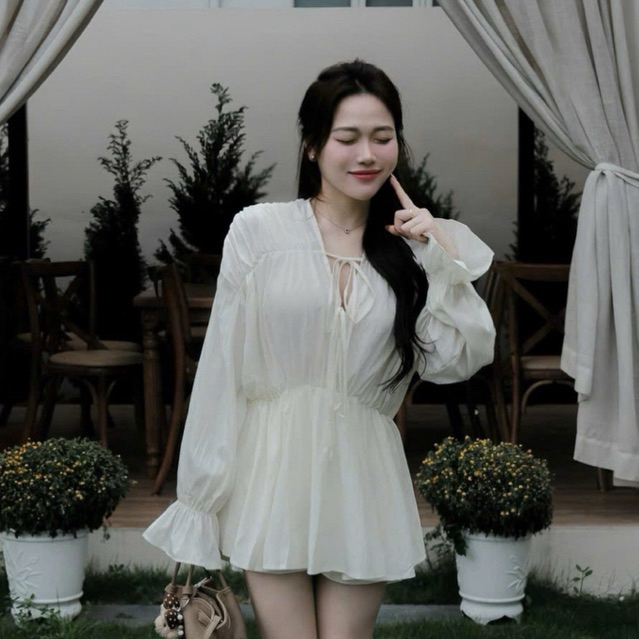 Set áo babydoll tay bồng cổ V thiết kế dây rút thắt nơ from rộng kèm quần short đồng bộ mặc đi chơi , cafe , dạo phố