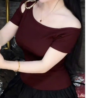 Áo Thun Lệch Vai Tag Nổi Ôm Dáng New