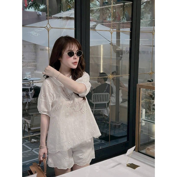 Set Đồ Nữ Áo Ren Hoa Cổ Sen Phối Quần Short – Đồ Bộ Nữ Tiểu Thư Nhẹ Nhàng Đi Chơi Du Lịch DONNA HCOM26277