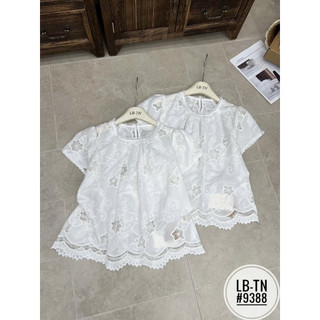 Áo sơ mi thô  ren hoa nổi hình sao cộc tay form xuông #9388