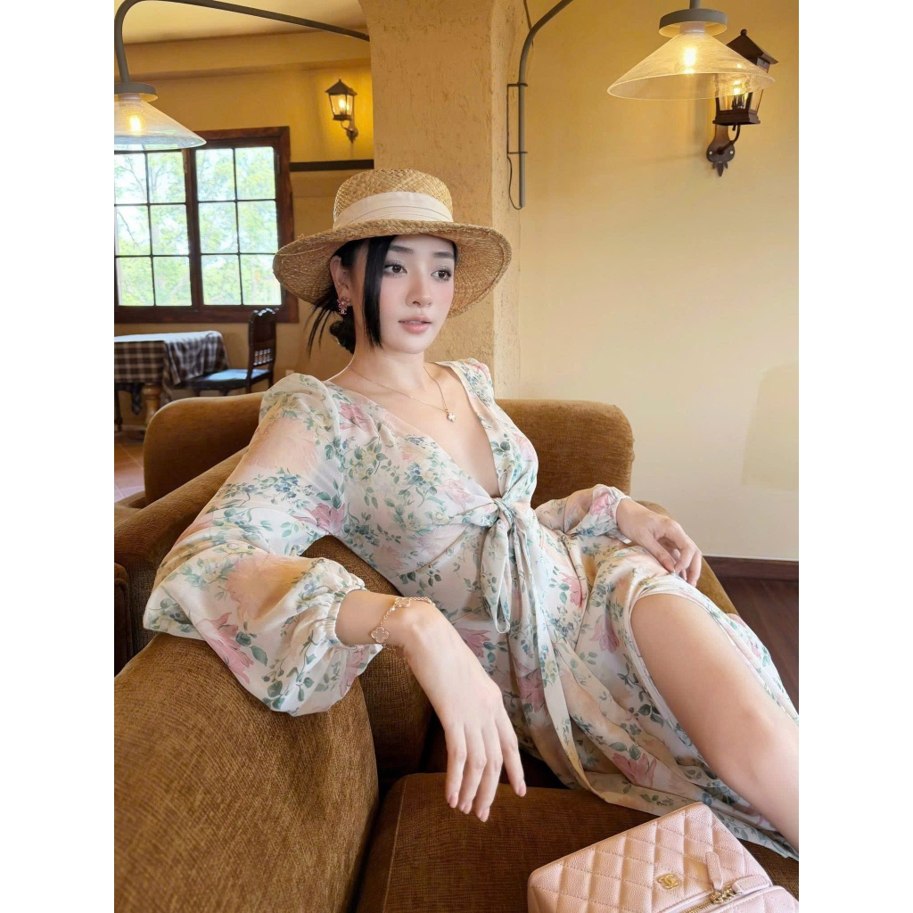 NH CLOTHER -Váy maxi voan hoa nhí tay dài thắt nơ ngực thiết kế xẻ tà quyến rũ