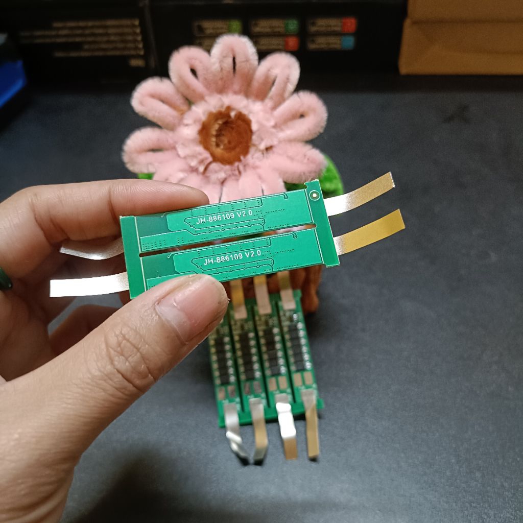 mạch 1s cho pin lion 18650 và 21700 huặc các loại pin hệ 3,7-4,2v