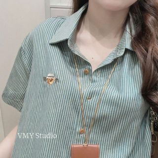 VMY Studio - Áo sơ mi nữ kẻ sọc thêu ngựa thời trang QCCC, áo thun cộc kẻ mềm mại đi du lịch sang chảnh nữ