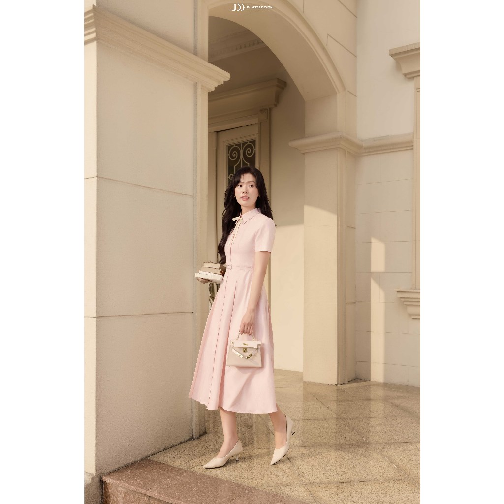 Đầm Cổ Đức Xếp Ly Dài 1S18.2603. Đầm Sơ Mi Nữ Dáng Dài Thanh Lịch, Váy Dài Dáng A Công Sở Xếp Ly Dáng Dài Nữ Tính By JM
