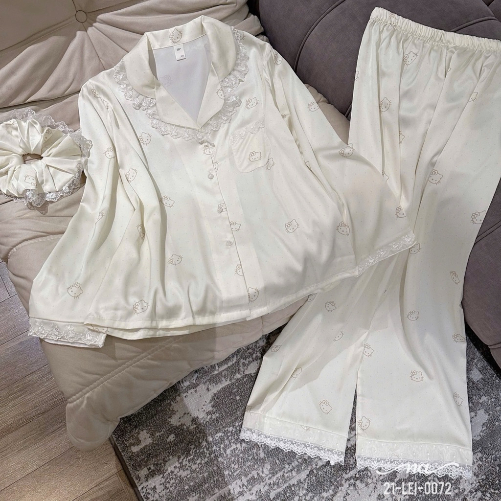 Bộ ngủ pyjama lụa kitty viền ren kèm scruchies