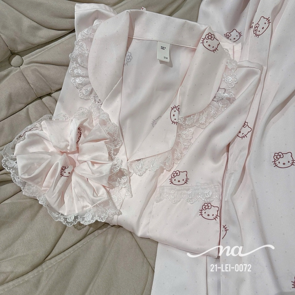 Bộ ngủ pyjama lụa kitty viền ren kèm scruchies