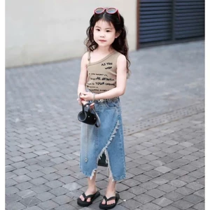 hân váy jean xẻ tà thời trang Hàn Quốc năng động cá tính cho bé
