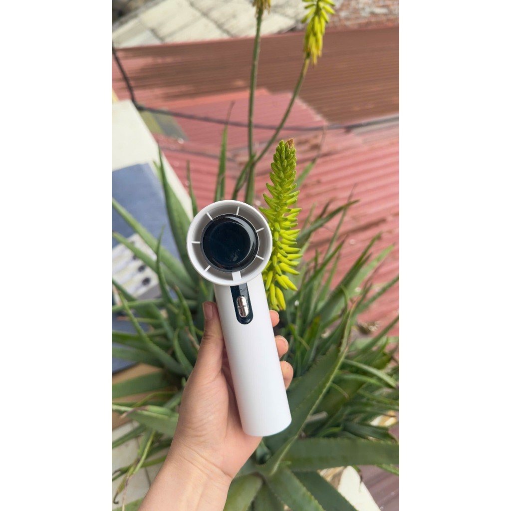 Quạt Cầm Tay Mini 638 ,100 Tốc Độ Gió – Pin Khỏe Bền Bỉ, Tặng Kèm Dây Treo & Cáp Sạc Tiện Lợi