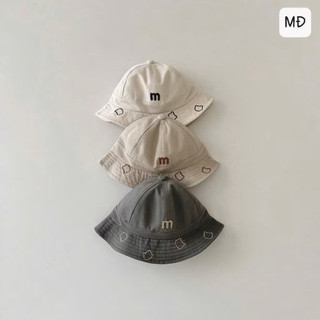 Mũ tai bèo cho bé thêu chữ M dễ thương – Nón vành rộng trẻ em có dây buộc, phong cách Hàn Quốc, chống nắng