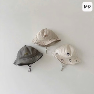 Mũ tai bèo cho bé thêu chữ M dễ thương – Nón vành rộng trẻ em có dây buộc, phong cách Hàn Quốc, chống nắng