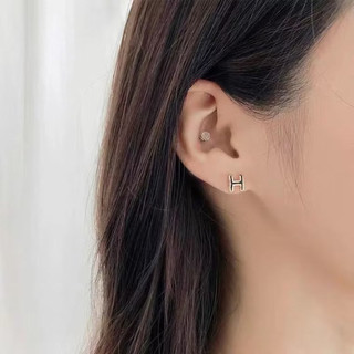 khuyên tai,bông tai chữ H nhỏ xinh nhẹ nhàng qccc
