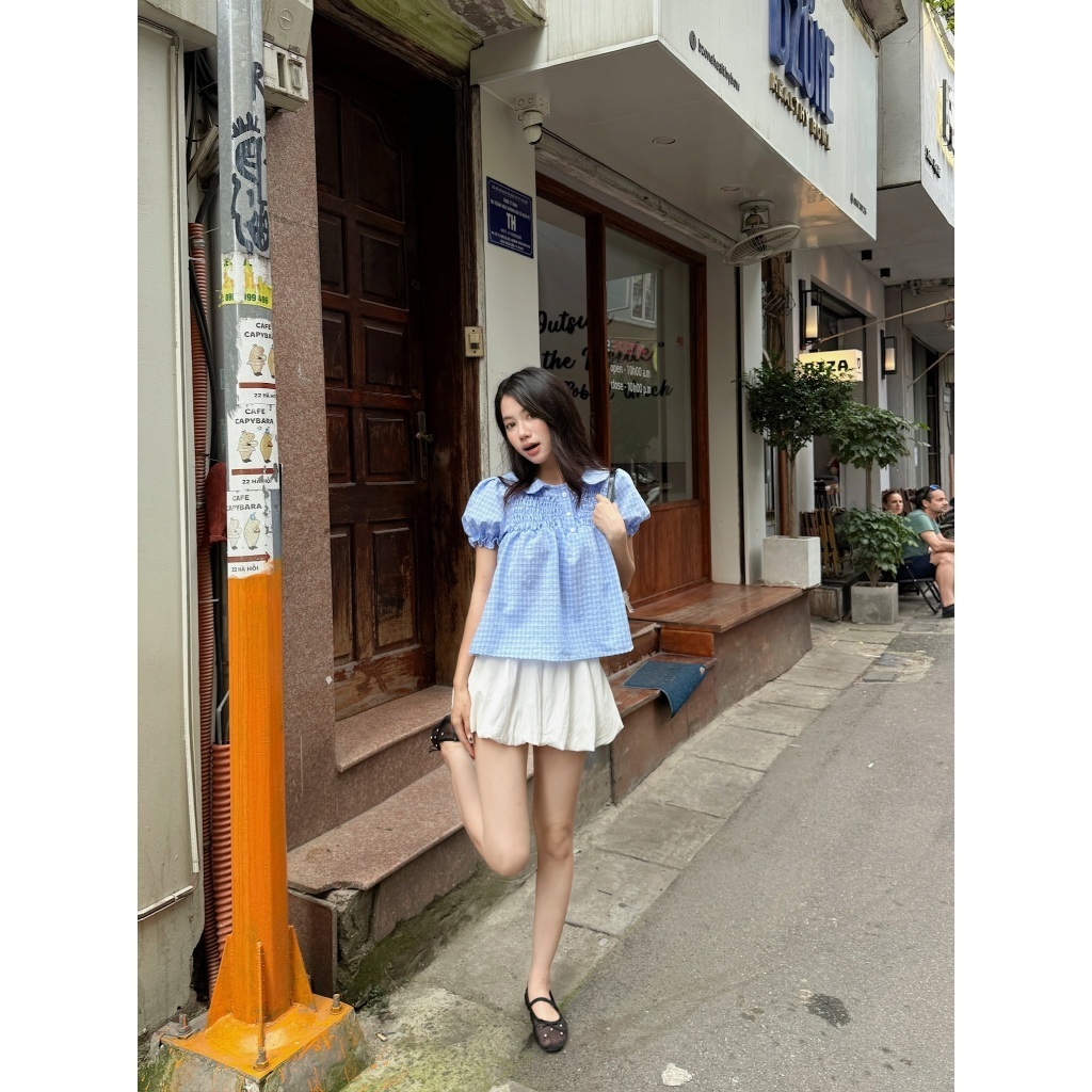 7. [BST HÈ 2026 - CHIOCO] Áo Babydoll Kẻ Caro Cổ Sen Dễ Thương, Áo kiểu kẻ caro dễ thương – A595