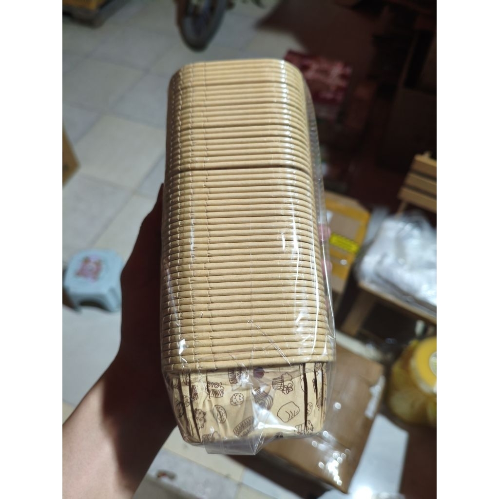 Set 50 Cốc Giấy Vuông Có Nắp Nhựa Miệng 9.9cm Dùng Được Trong Lò Nướng Nhiều Màu