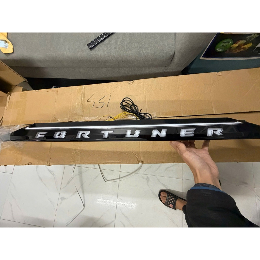 LED CỐP FORTUNER 2017-2025 KIỂU CHỮ TRẮNG MỚI, LẮP ZIN THEO XE