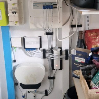 Kẹp Gom Dây Điện Đa Năng – Kẹp Giữ Dây Sạc, Dây Điện Gọn Gàng, Cable Organizer Chống Rối Bàn Làm Việc