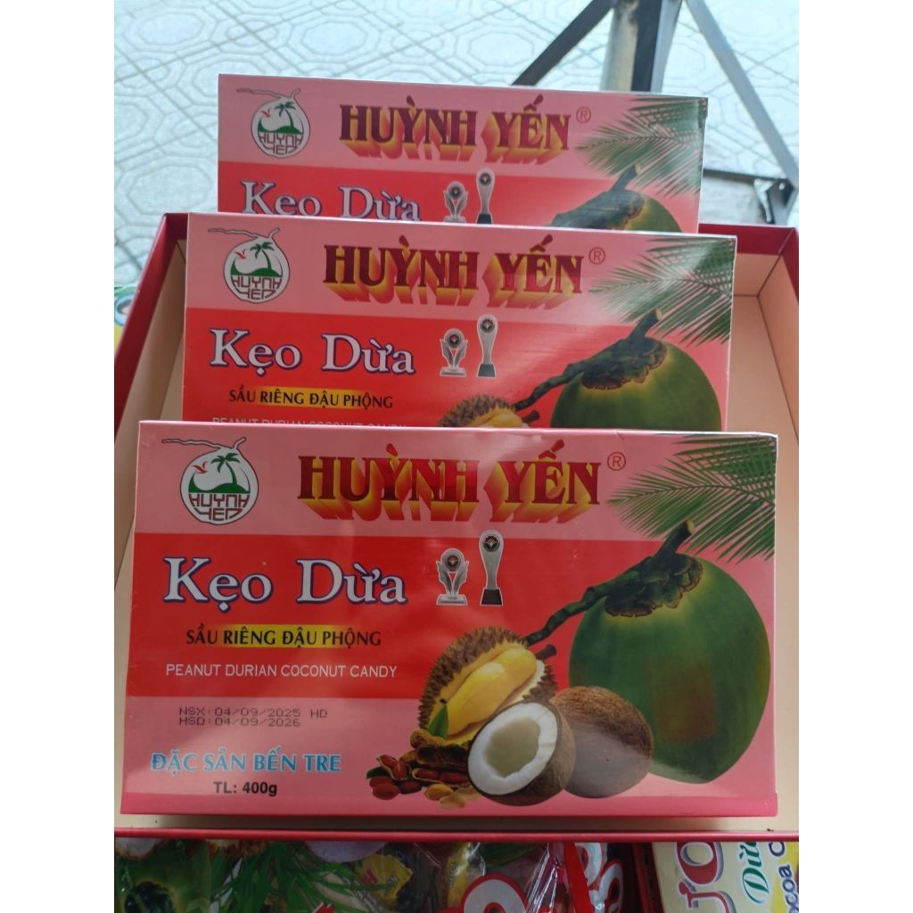( Ít ngọt ) Kẹo dừa đậu phộng sầu riêng Huỳnh Yến ( hộp 400g )  __  đặc sản Bến Tre
