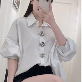 Áo Sơ Mi Nữ Nâu Socola Tay Dài Form Rộng Đính Charm Hoa Thanh Lịch
