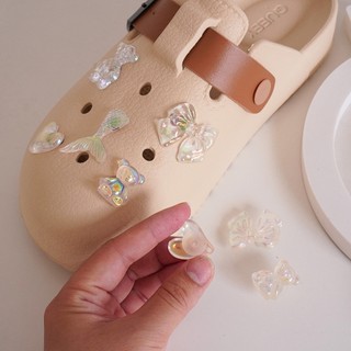 Bộ 8 Sticker, Charm 3D chủ đề Đuôi cá gấu nhựa cứng gắn Dép Sục, Cá sấu JB-447 Mita