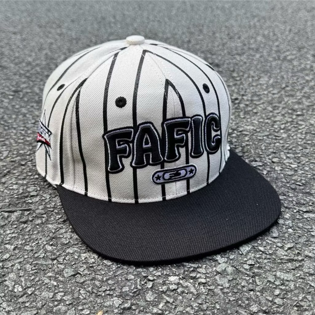Mũ hiphop fafic cao cấp - Nón lưỡi trai phối sọc in kèm khoá nhựa bấm siêu ngầu
