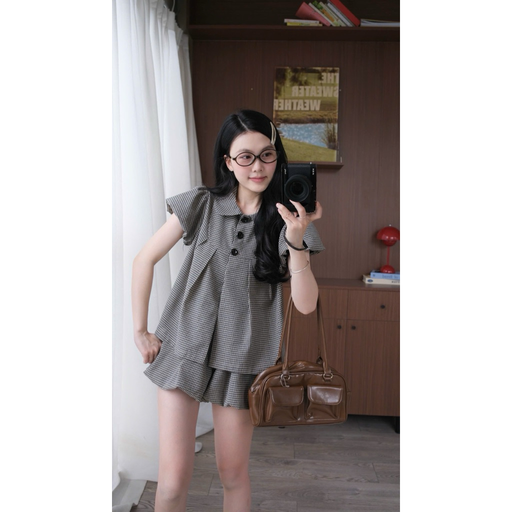Set áo tay hến cổ sen kẻ caro kèm quần short phồng Nữ The.sweaterweather TSW