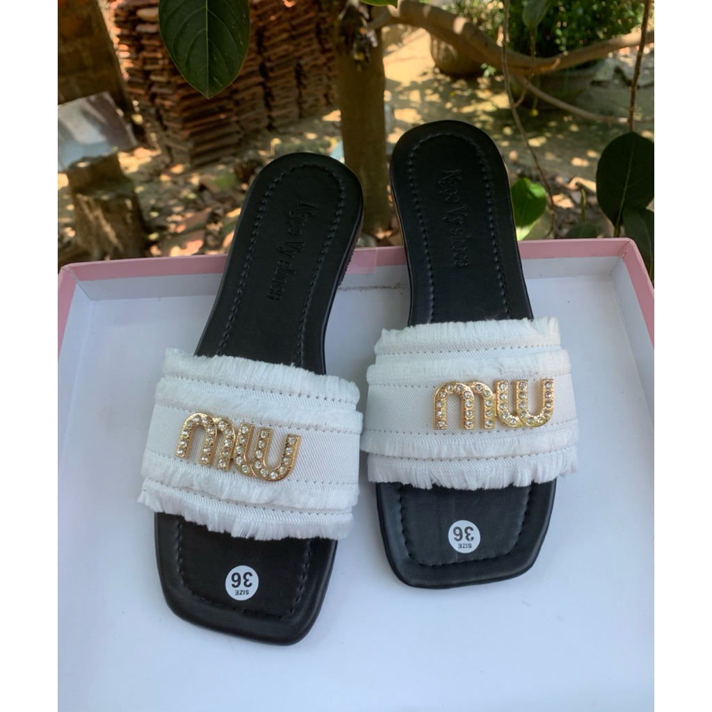 89k một  đôi  dep zin 2 lớp  phối  lhoai miu (phom to chân gầy ốm lùi  1 sai )@ mã  09@