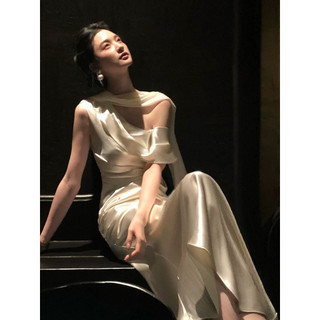 Đầm dự tiệc maxi lụa trắng lệch vai tà chéo phong cách sang chảnh