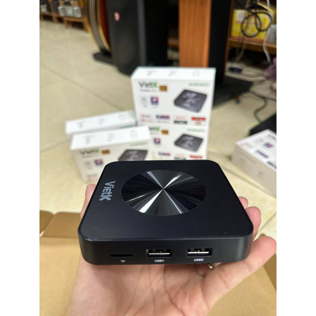 Sản phẩm VietK VBox 8K, Android 12, GPU 8K hỗ trợ 4K Ultra HD, RAM 2GB, ROM 16GB chính hãng 2026.