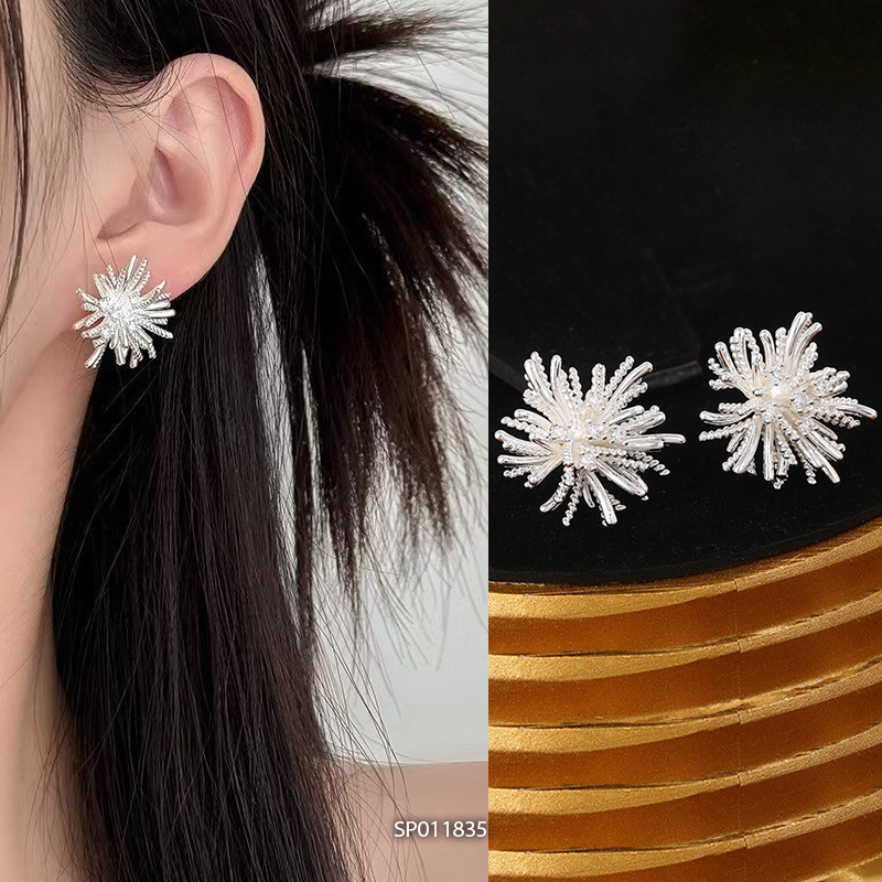 Bông tai nữ đi biển Eleanor Accessories đa dạng kiểu dáng phụ kiện trang sức khuyên tai mùa hè 10361