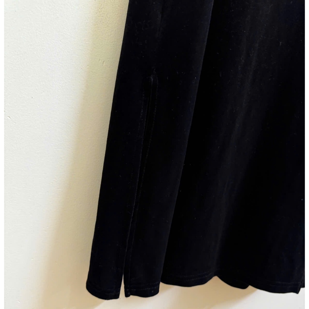 Đầm nhung lạnh 2 dây màu đen- 2 hand (Size L)