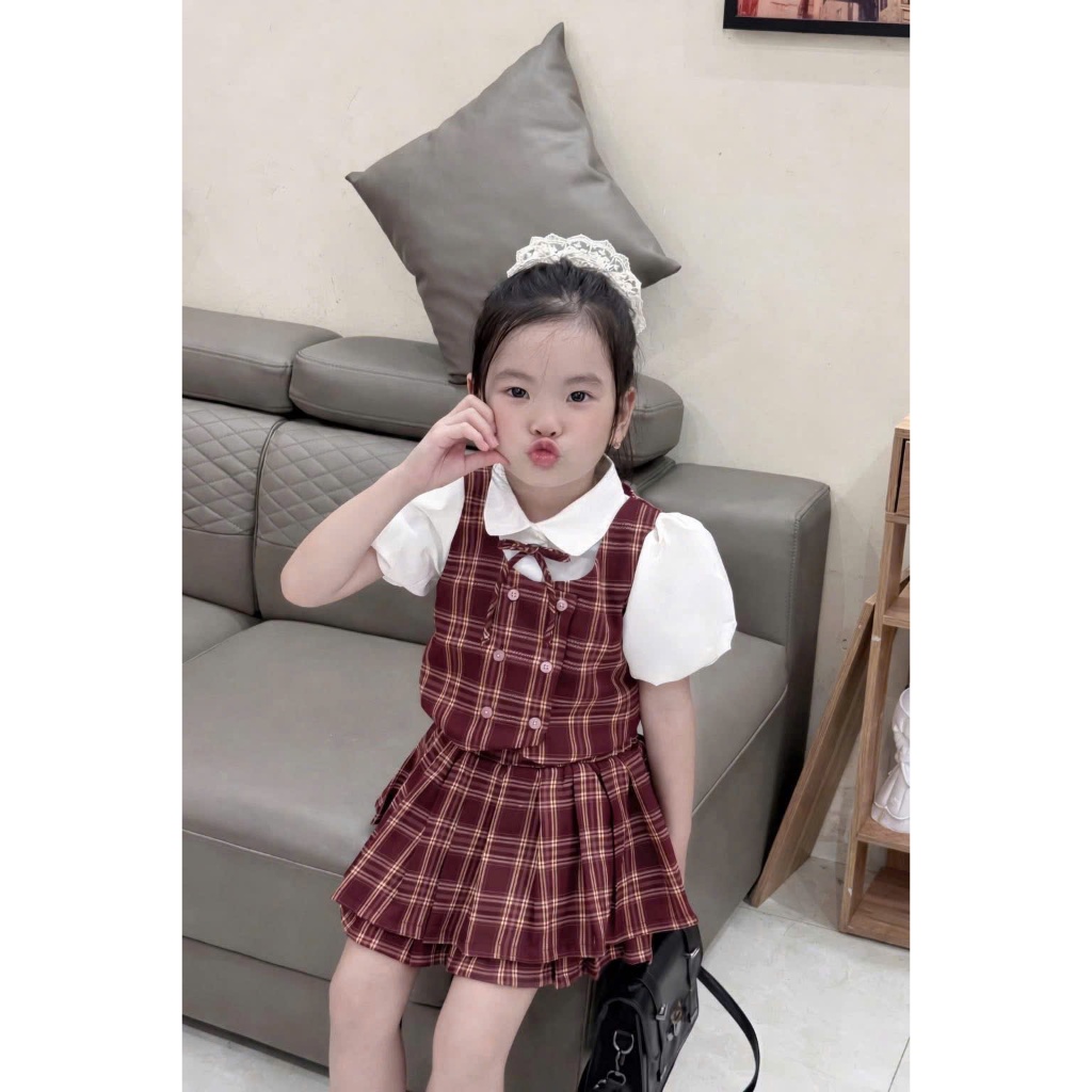 Set váy bé gái 3 món Caro Hàn Quốc, chân váy xếp ly phối áo sơ mi gile mẹ và bé